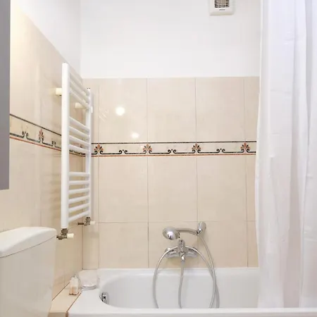 Apartamento Stunning In With Wifi